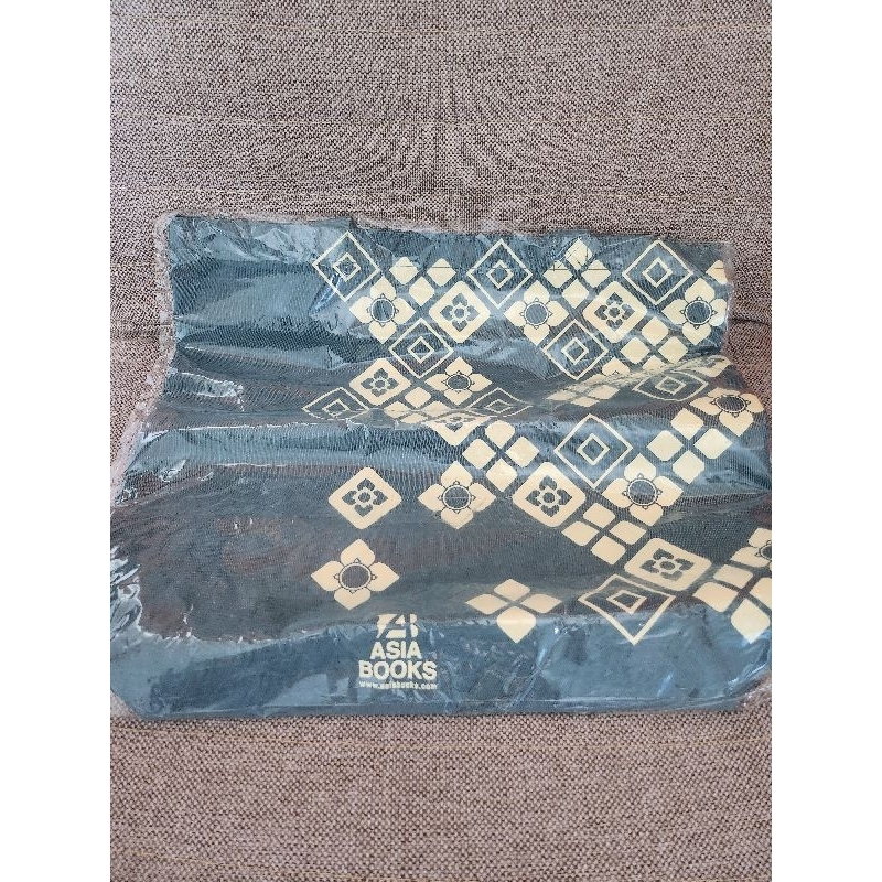 ถุงพกพา  (Asia Books)