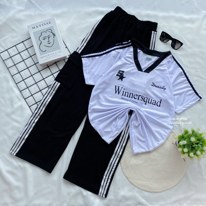 Set 2ชิ้นสไตล์วินเทจ เสื้อกีฬา คอวี+กางเกงคาร์โก้ขายาว แต่งแถบข้าง มีกระเป๋าใช้งานได้จริง