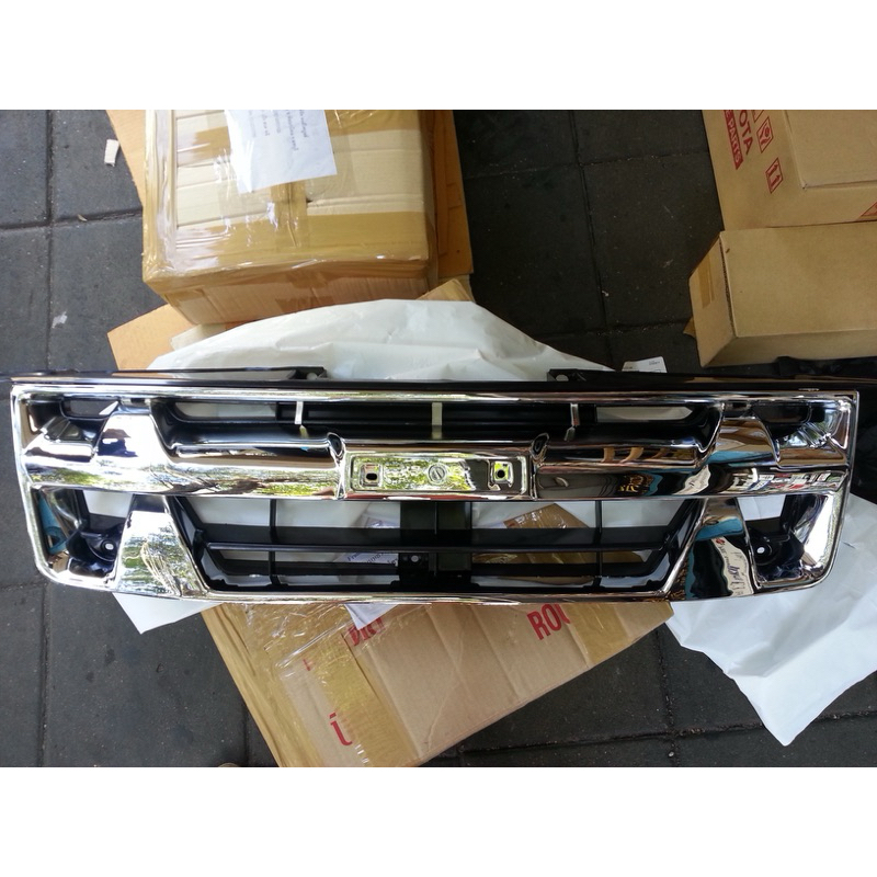 หน้ากระจัง isuzu Dmax ปี2007-2009 รุ่นเขี้ยว ไม่รวมโลโก้หน้ากระจัง