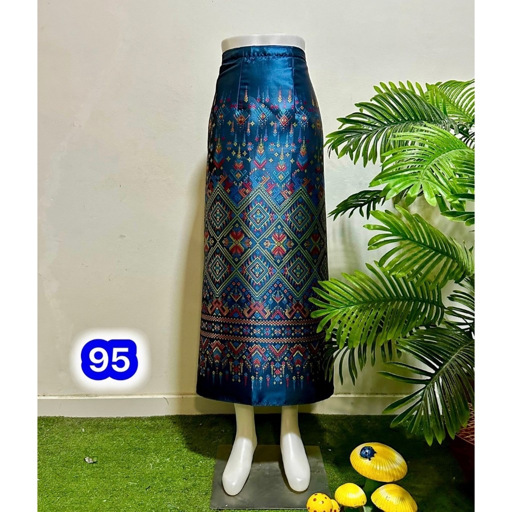 (ร้านนิศาผ้าไทย)ผ้าถุงสำเร็จป้ายข้างติดตะขอ 24-42”