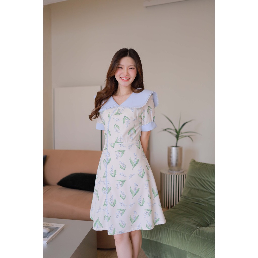 J410 ชุดเดรสสีฟ้า (คอปกแต่งลูกไม้แต่งขอบแขน)