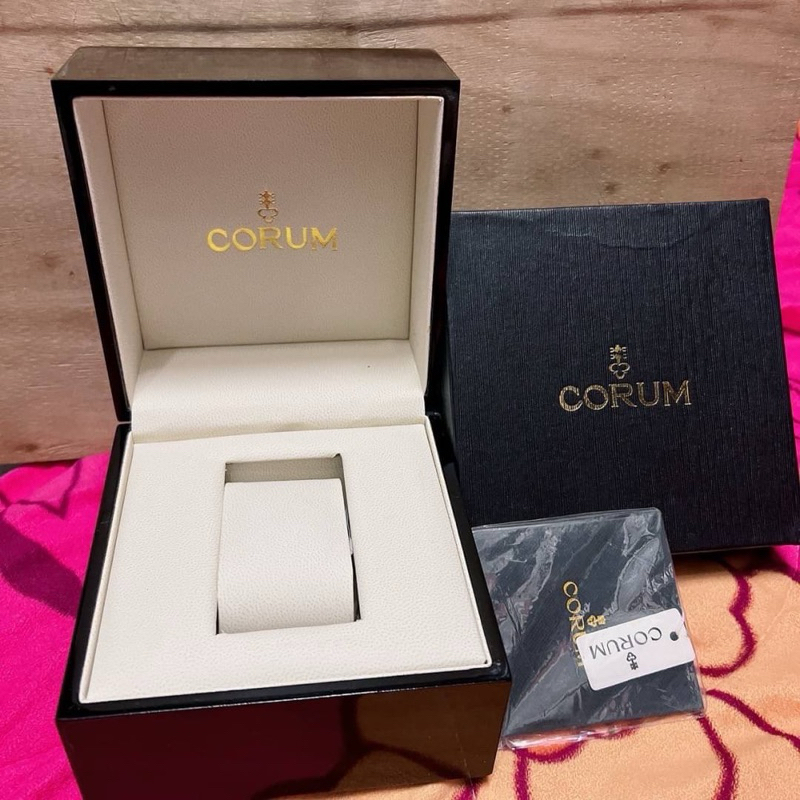 กล่องนาฬิกา Corum กล่องเก็บนาฬิกาพร้อมอุปกรณ์