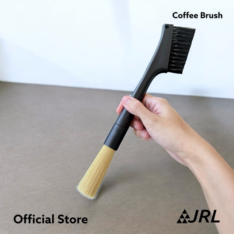 JRL แปรงปัดผงกาแฟ 2 ทาง ด้ามจับพลาสติกสีดำ สามารถถอดหัวแปรงฝั่งขนสีน้ำตาลได้