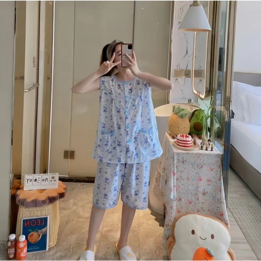 พร้อมส่ง ชุดนอนผู้หญิง เสื้อแขนกุด+กางเกงขาสั้น ขนาดใหญ่ กระดุมผ้าหน้ากระเป๋าสองข้าง