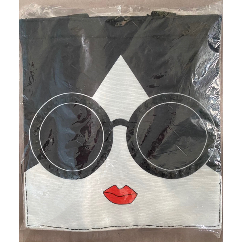 กระเป๋าผ้าแคนวาส Starbucks +Alice Olivia ของใหม่แท้ 100%