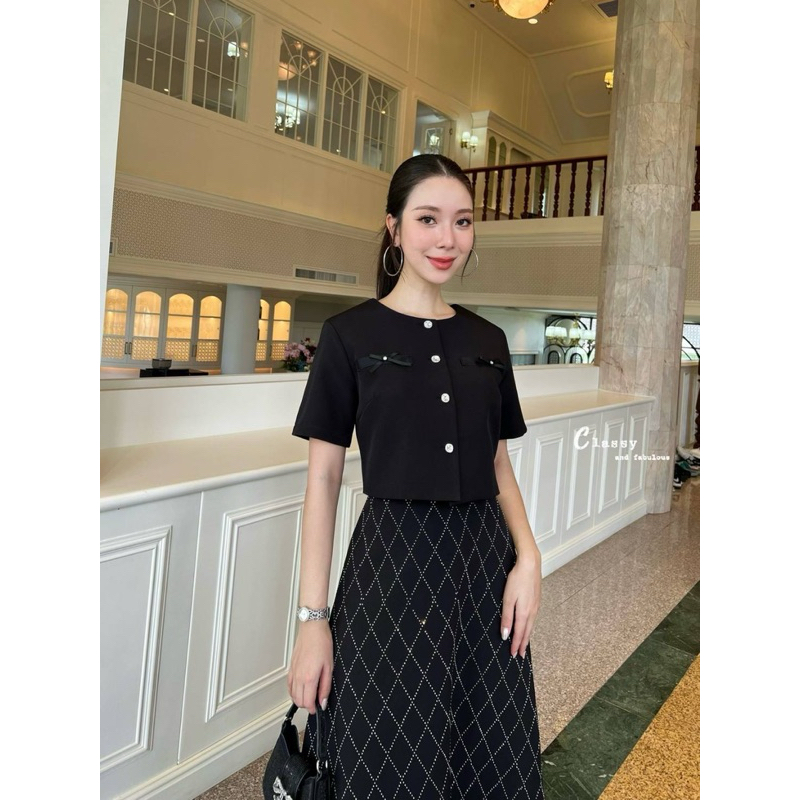 set เสื้อ + กระโปรงยาว luxury มาก มือ 1 งานชอป classy and Fabulous