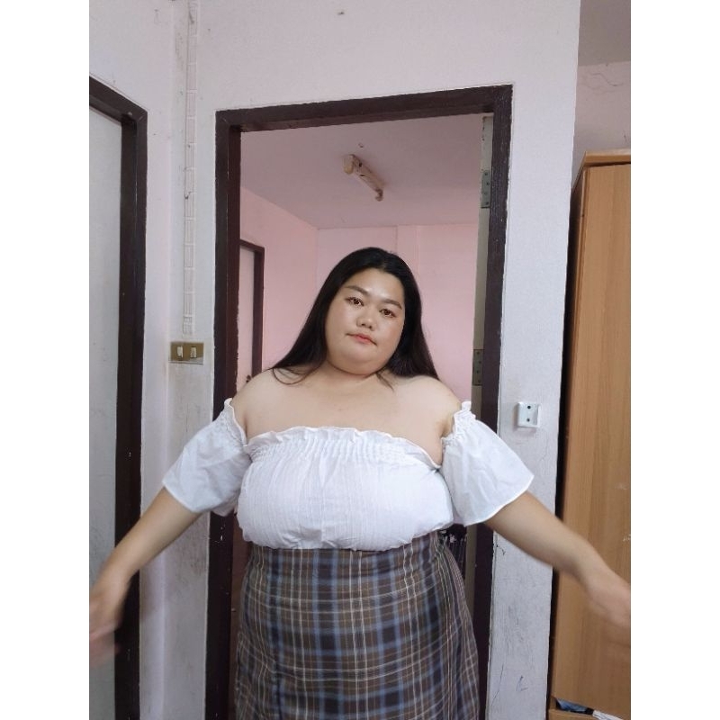 เสื้อปาดไหล่สาวอวบอ้วน