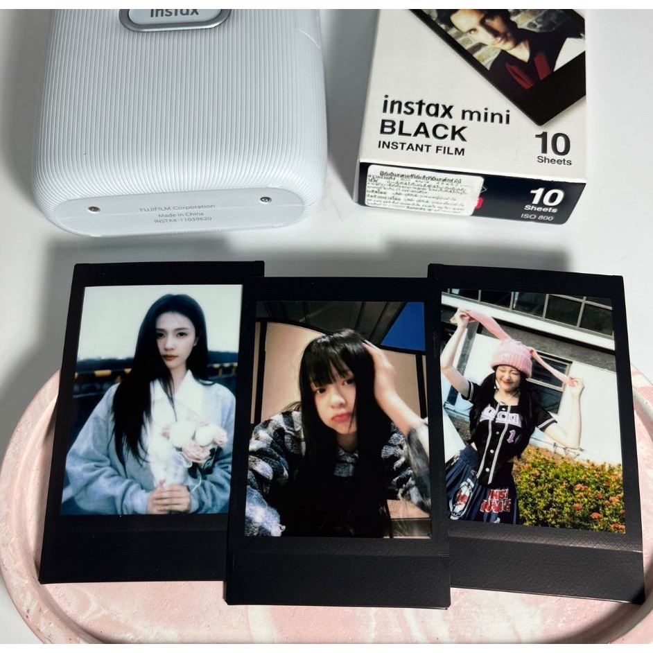พร้อมส่ง รับปริ้นรูปพลล.ฟิล์มแท้ กรอบดำ 1 ใบ 55 บาท