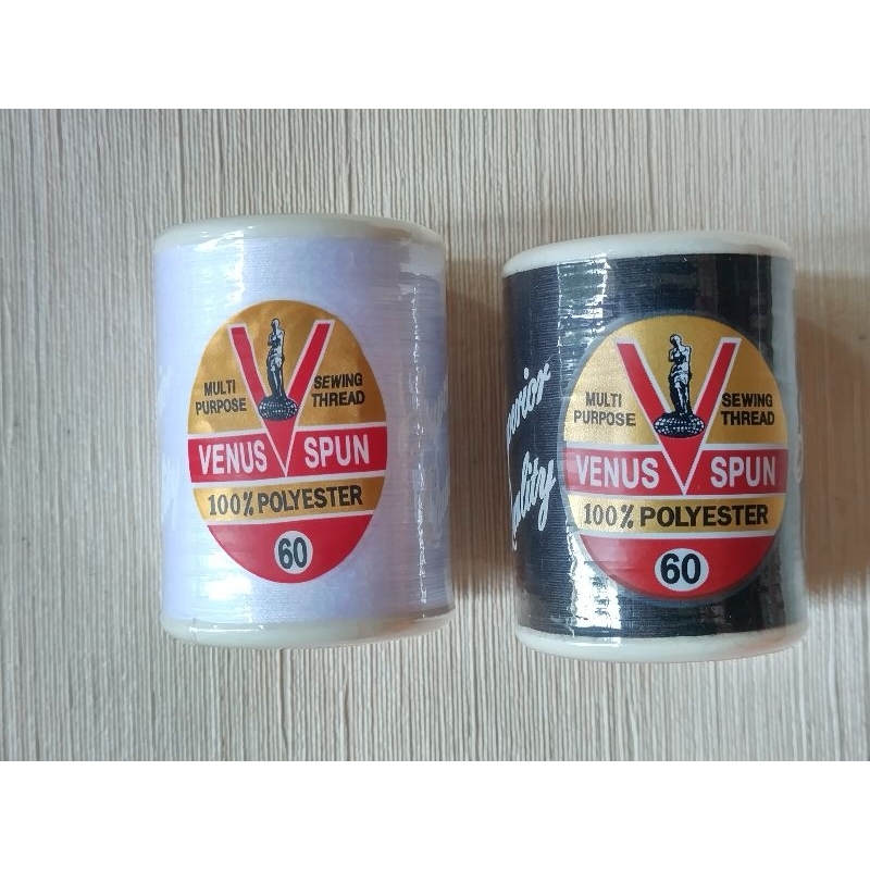 ด้ายหลอด ด้ายเย็บผ้า ตราวีนัส(Venus) ขาว,ดำ,ออฟไวท์,กรม (550เมตร)  สำหรับเย็บผ้าทั่วไป อย่างดี