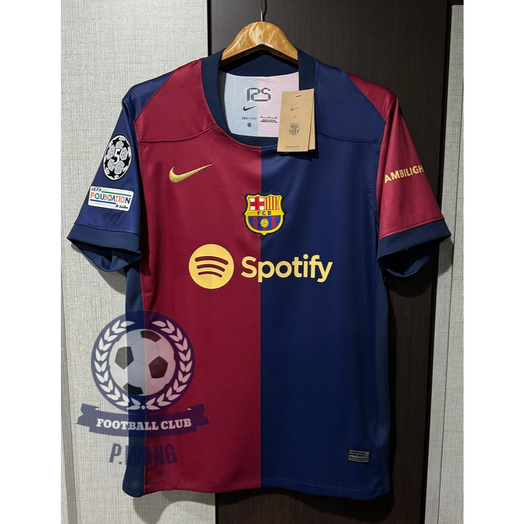 New!! เสื้อ บาร์เซโลน่า HOME เกรดแฟนบอล 2024/25 ฟลูออฟชั่นอาร์มUCL และชื่อเบอร์นักเตะแบบใหม่ล่าสุด (ตรงต้นฉบับคุณภาพสูง)
