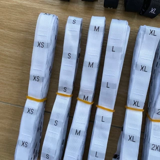 ป้ายไซร์ ป้ายทอXS S M L XL 2XL 3XL 1มัด500ตัว ป้ายไซส์ติดเสื้อ ป้ายไซส์ติดกางเกง สีขาว สีดำ พร้อมส่ง