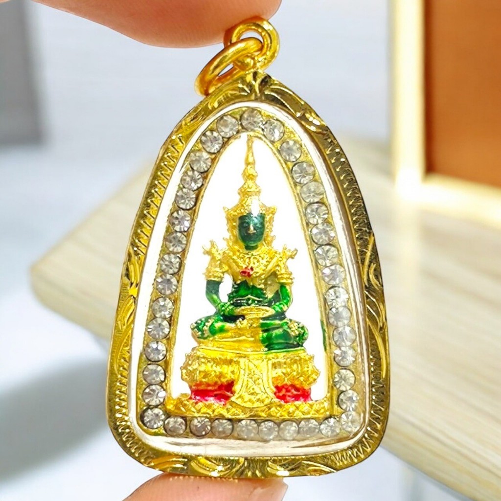จี้พระแก้วมรกต เลี่ยมกรอบทองไมครอน ล้อมเพชร บูชาเสริมบารมี เป็นของฝากของขวัญ