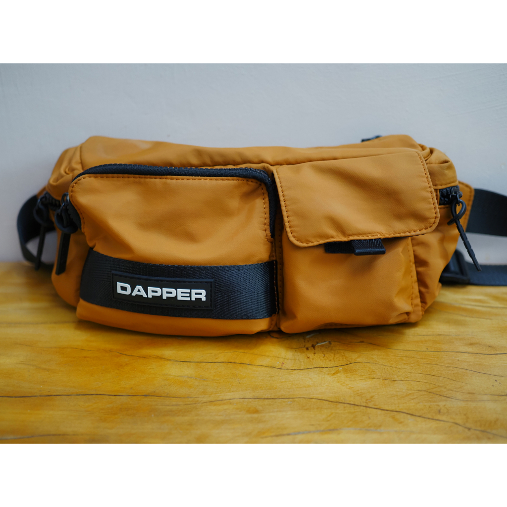 DAPPER กระเป๋าคาดอก Multi Pocket Belt Bag สีส้มอิฐ ของแท้ มือสอง สภาพดี