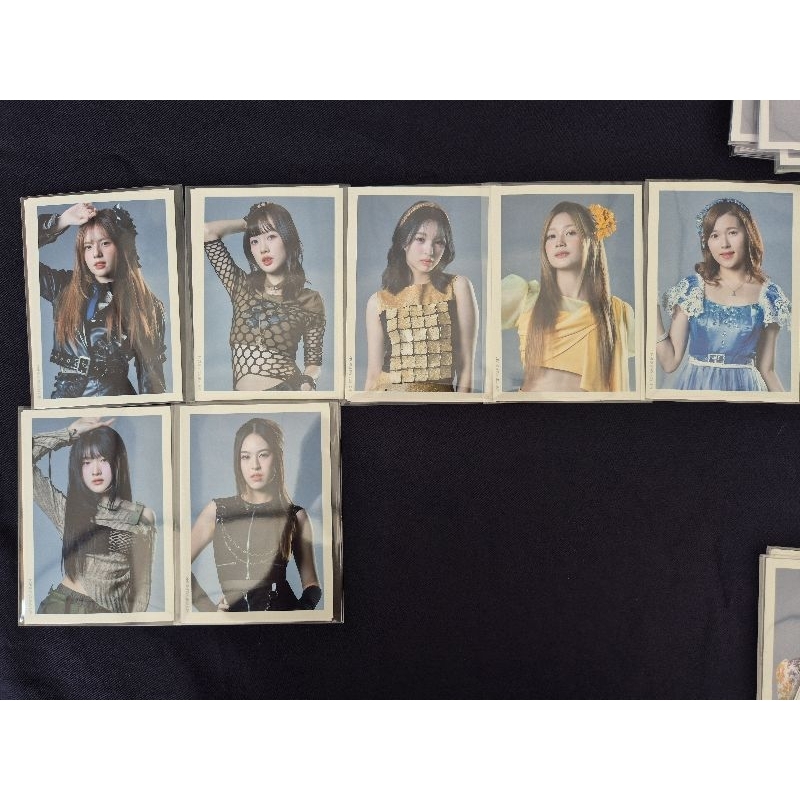 รูปสุ่มแอคจากLeaflet แผ่นพับRequest Hour 2024 BNK48
