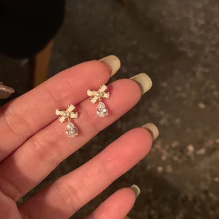 COD-ในไทย💖หรูหรา Bowknot Zircon Pearl Stud ต ่ างหูสําหรับผู ้ หญิง ไม่ทําให้แพ้ง่าย สแตนเลส องประดับอุปกรณ-Kri