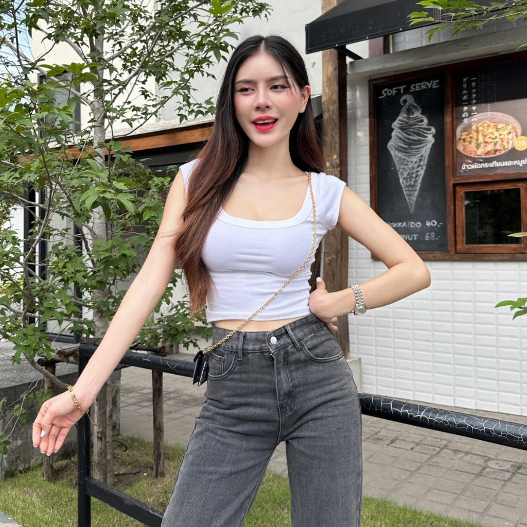 SpinnyHouse เสื้อครอปแขนเต่อ ผ้ายูนิยืดเยอะ คอเหลี่ยม คอกว้าง ใส่แล้วพรางหุ่น พร้อมส่งทุกสี รุ่น น้ำพริก