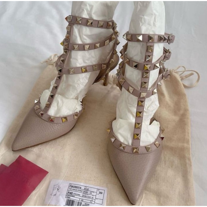like new valentino shoes size 35.5 แท้ !!!