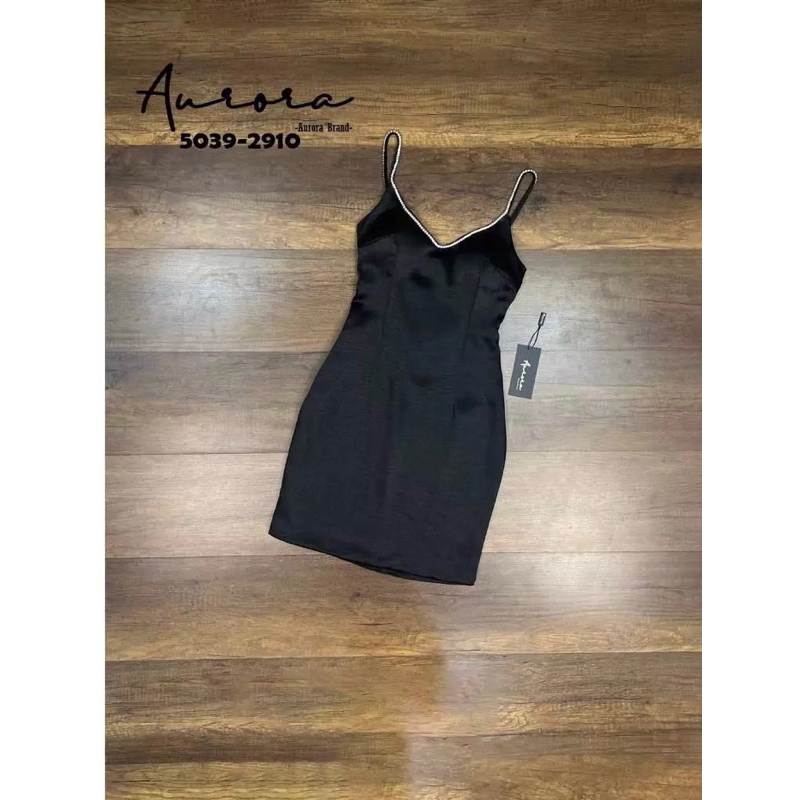 เดรสสั้นสายเดี่ยวงานแซ่บ แต่งเพชร หลังแต่งโบว์ ป้ายAurura use m งานแซ่บไฮโซเรียบหรุดูดี ไฮโซท่านหนึ่