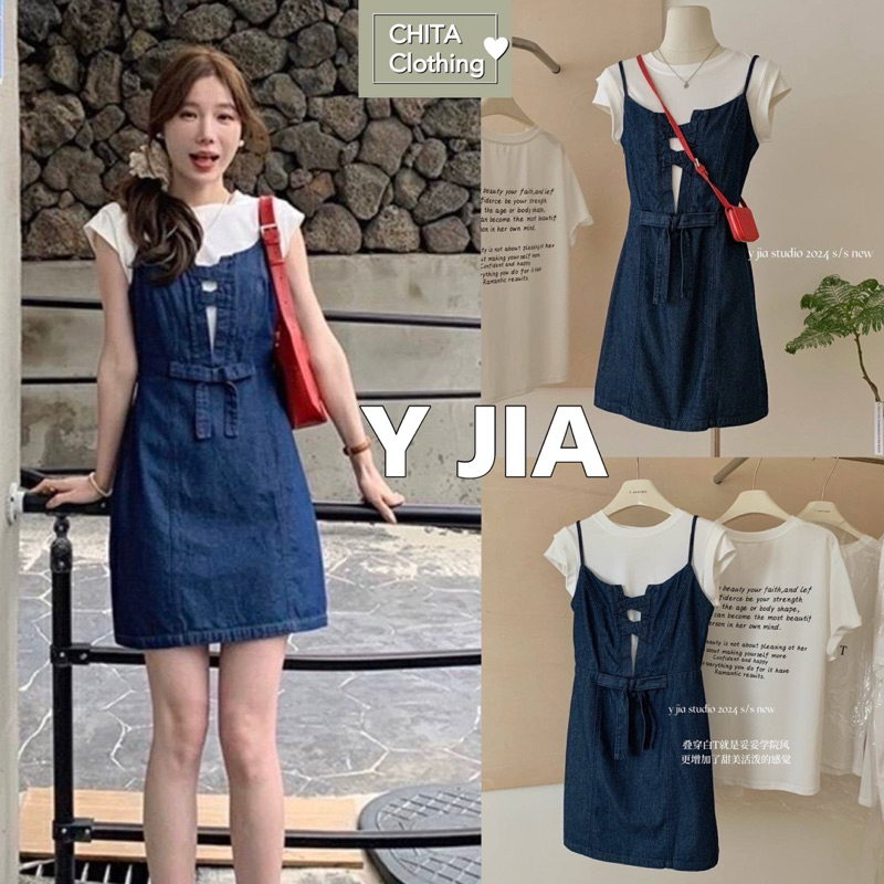 set 2 pcs. เสื้อคอกลมแขนสั้น โทนสีขาว งานผ้ายืดเด้ง +เดรสสายเดี่ยว งานผ้ายีนส์ #5739 TAG Y.JIA STUDIO