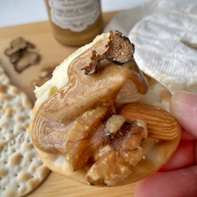 [ไม่มีน้ำตาล] เนยถั่วทรัฟเฟิล อัลมอนด์ วอลนัท มะม่วงหิมพานต Truffle Vibes (Truffle, Almonds, Walnuts & Cashews) 100 กรัม - รูปที่ 2