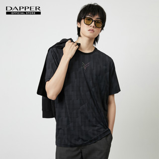 DAPPER เสื้อยืด Vertical Line Print สีดำ (KRB1/645AP)