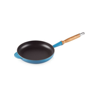 กระทะเหล็กหล่อด้ามจับไม้ ขนาด 24cm สีน้ำเงิน WOODEN HANDLE FRYING PAN 24CM MARSEILLE