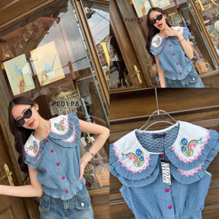 🫐Roesy Top🫐  เสื้อยีนผ้าบับเบิ้ลเกาหลี ทอลาย ดีไซน์แต่งปกสองชั้นชั้นแรกปักลายดอกทิวลิปน่ารักมากกก