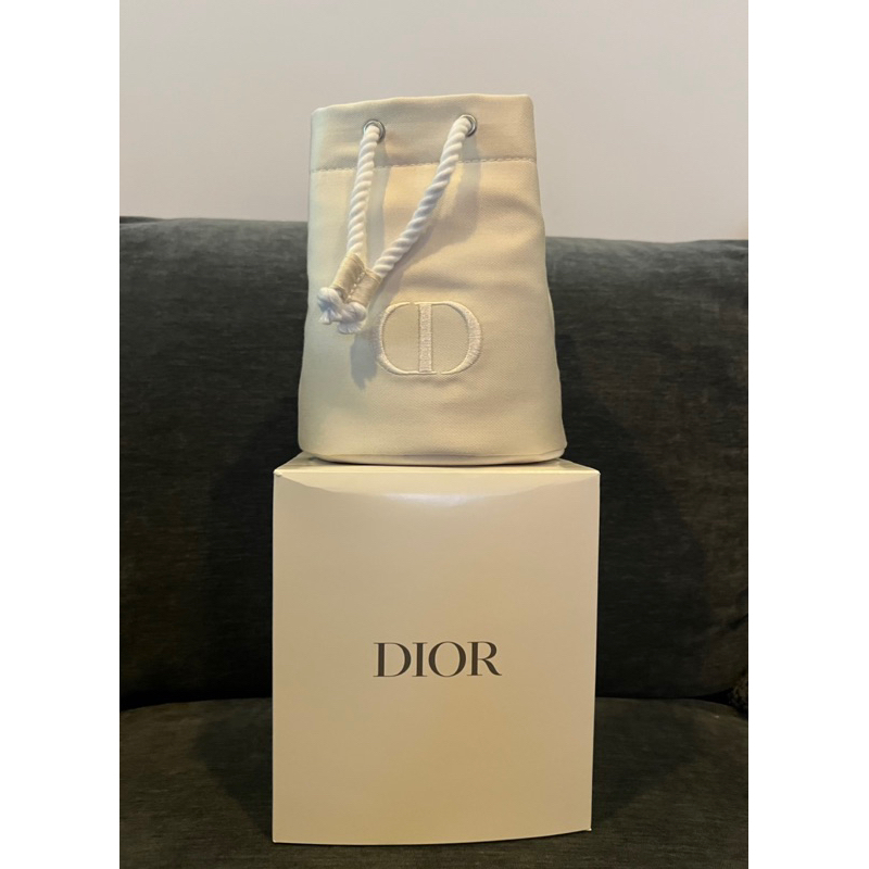 กระเป๋าเครื่องสำอางทรงขนมจีบ Dior