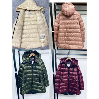 **Anny** เสื้อ Moncler Down Jacket มีฮู็ด ของผู้หญิง มีเหลือ 2 สีให้เลือก สินค้าใหม่ ของแท้