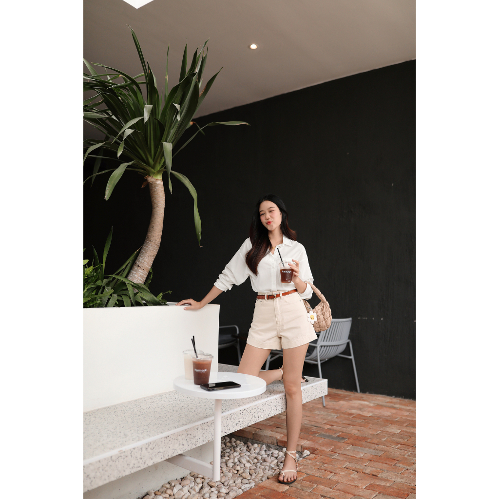 NUMBERSEVEN - N7053 DENIM SHORTS IN NATURAL OFF-WHITE