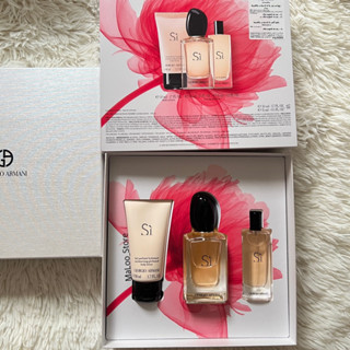 GIORGIO ARMANI SI EDP Set เซ็ตน้ำหอมผู้หญิง ป้ายไทยของแท้พร้อมส่ง