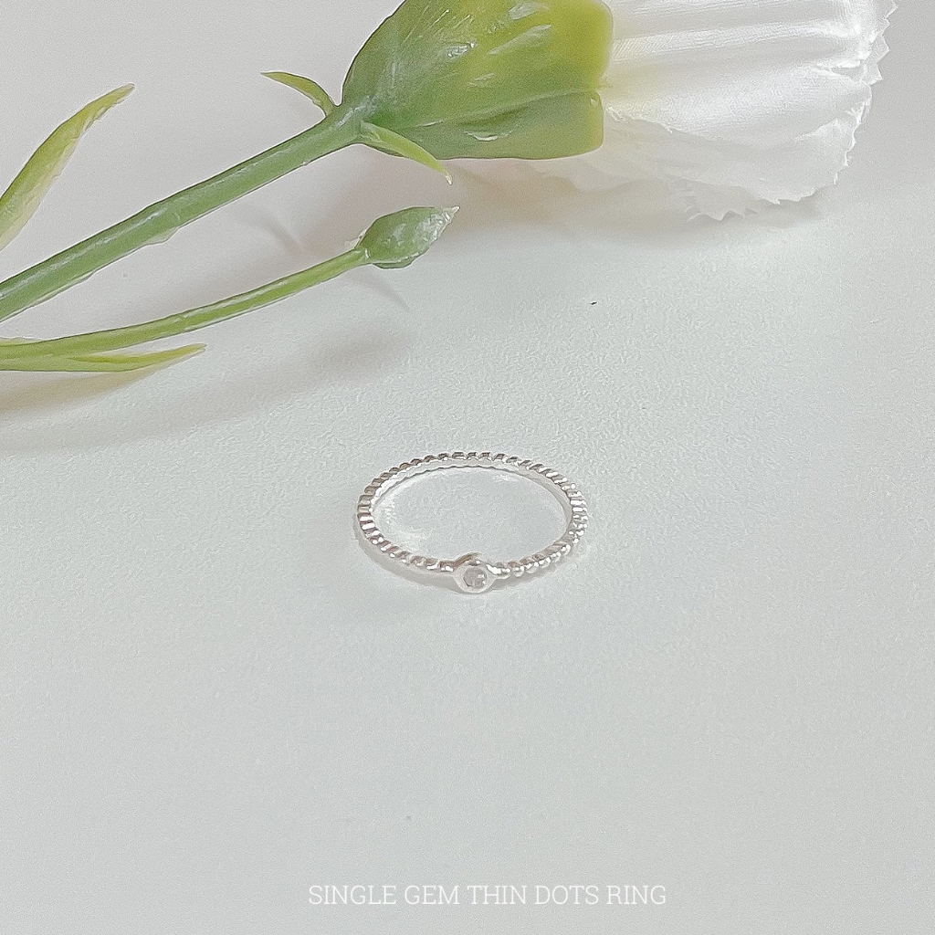 SissyJewelry // แหวนเงินแท้ รุ่น Single gem thin dots ring