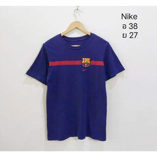 เสื้อยืดคอกลม Brand Nike สีน้ำเงิน สกรีนลายสโมสร Barcelona แขนสั้น size L อก 38 ยาว 27 Made in Turkey