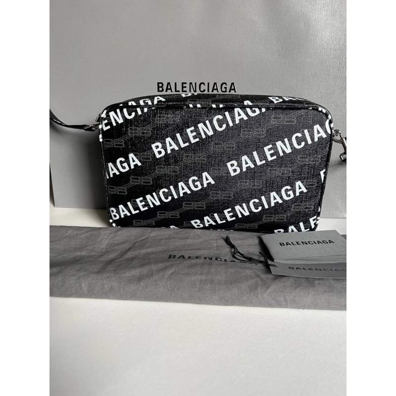 Balenciaga Camera bag 10” ใหม่ มือ 1 ปี23