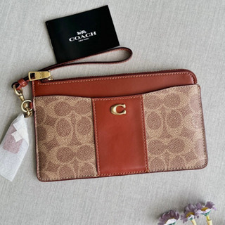 ✴️แท้ 💯% คล้องมือ Coach L Zip Wristlet C8568