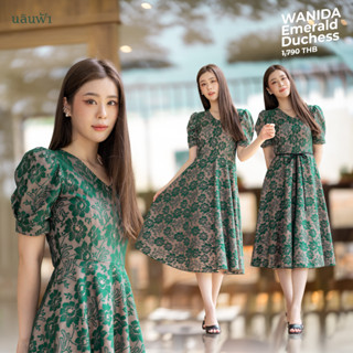 WANIDA Emerald Duchess - เดรสคอวี ผ้าอัดกาวลูกไม้สีเขียว กระโปรงย้วย By Nalinfa