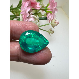 Lab Emerald 13x18mm 1 pieces