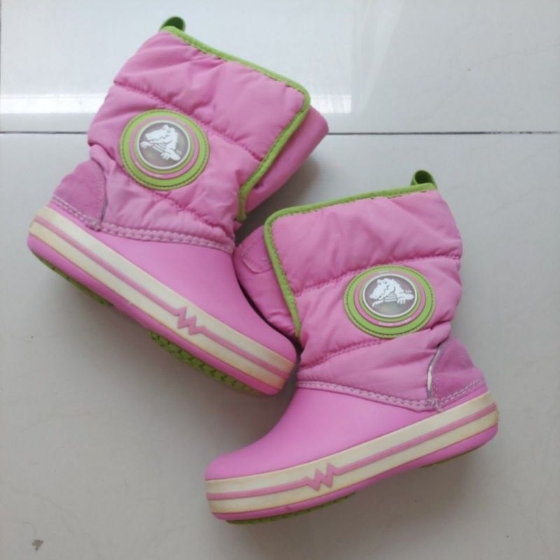 รองเท้าบูท มือสอง crocs เที่ยวหิมะ ไฟติดครบ