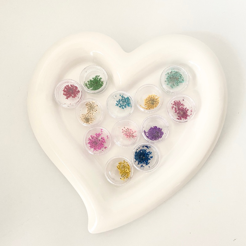 SJ043 สร้อยเรซิ่นดอกไม้ Ammi Majus แต่งอักษร (📍แจ้งสีดอกไม้และตัวอักษรในแชทนะคะ) - รูปที่ 2