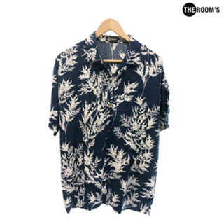 เดอะรูม THE ROOMS เสื้อฮาวาย เสื้อเชิ้ตฮาวาย สีพื้นกรมท่า ลายใบขาว ผ้าสปัน