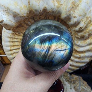 ลูกกลมหินลาบราโดไลต์ หินพ่อมด ลาบราโดไรต์(Labradorite)ขนาดรอบวง 6.8 ซม.น้ำหนัก 459.5 g.