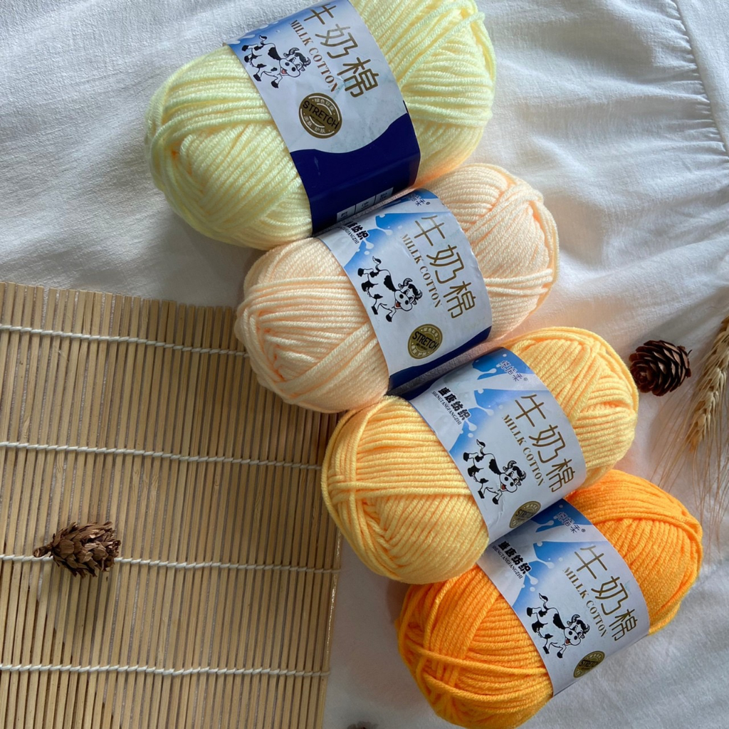 ไหมพรมคอตตอนนม 50 กรัม 5 ply - โทนเหลือง