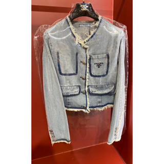 PRADA DENIM JACKET แจ็คเก็ต ยีนส์ ฟอกซีด สีสวยมาก แต่งกระดุมหน้า พราด้า ปราด้า