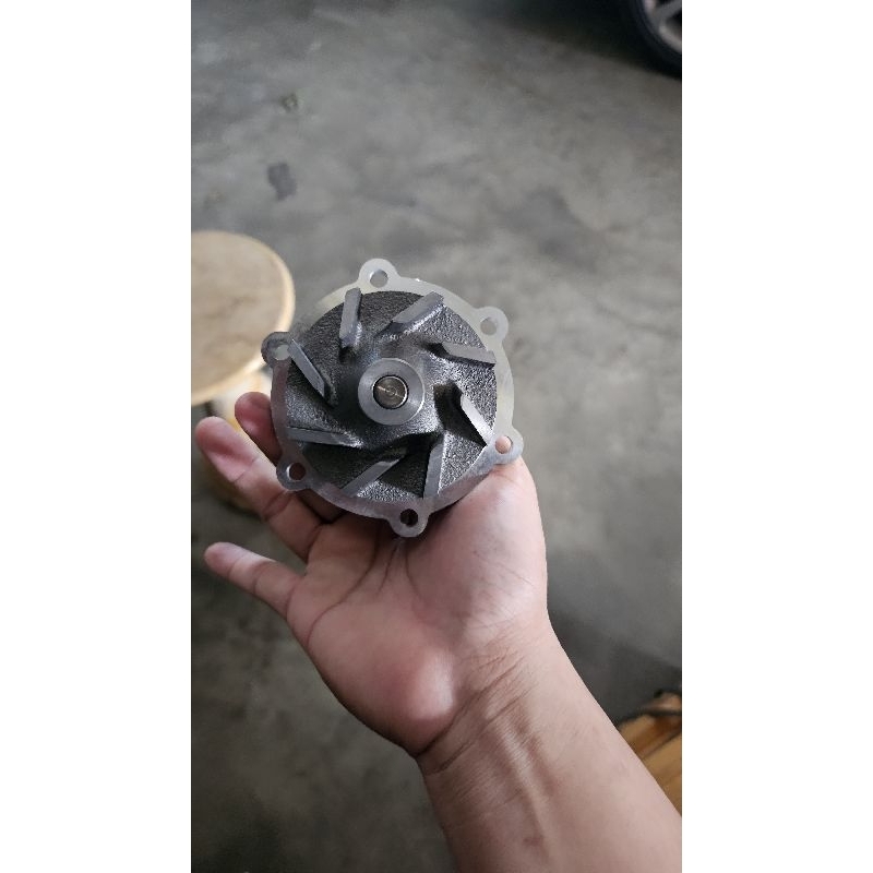 ปั้มน้ำ toyota 2j แบบ 6 รู