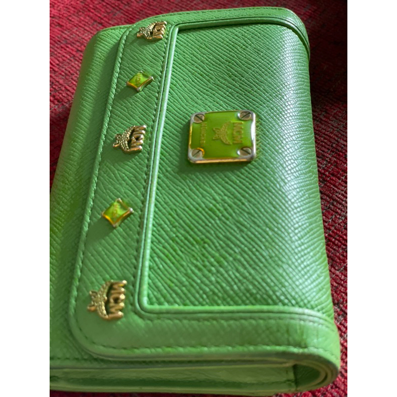 กระเป๋าสตางค์ MCM สีเขียว แท้100% มือสอง