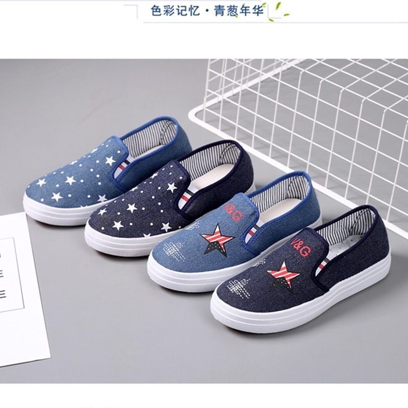 รองเท้าสลิปออนผู้หญิง​รุ่นใหม่แต่งลายดาวมี2สี​ฟ้า/น้ำเงิน