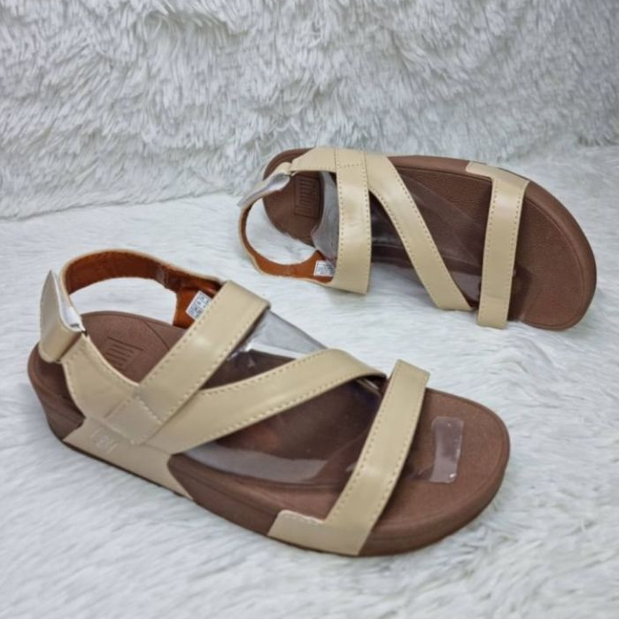 Fitflop ผู้หญิง Size 36---40 รองเท้าเพื่อสุขภาพ พื้นนุ่ม ใส่ทนทาน ไม่ขาดง่าย ใส่สวยใส่สบายมาก รับรองสินค้าตรงปก