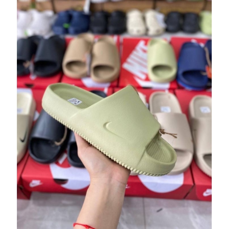 รองเท้าแตะ Nike พร้อมกล่อง
