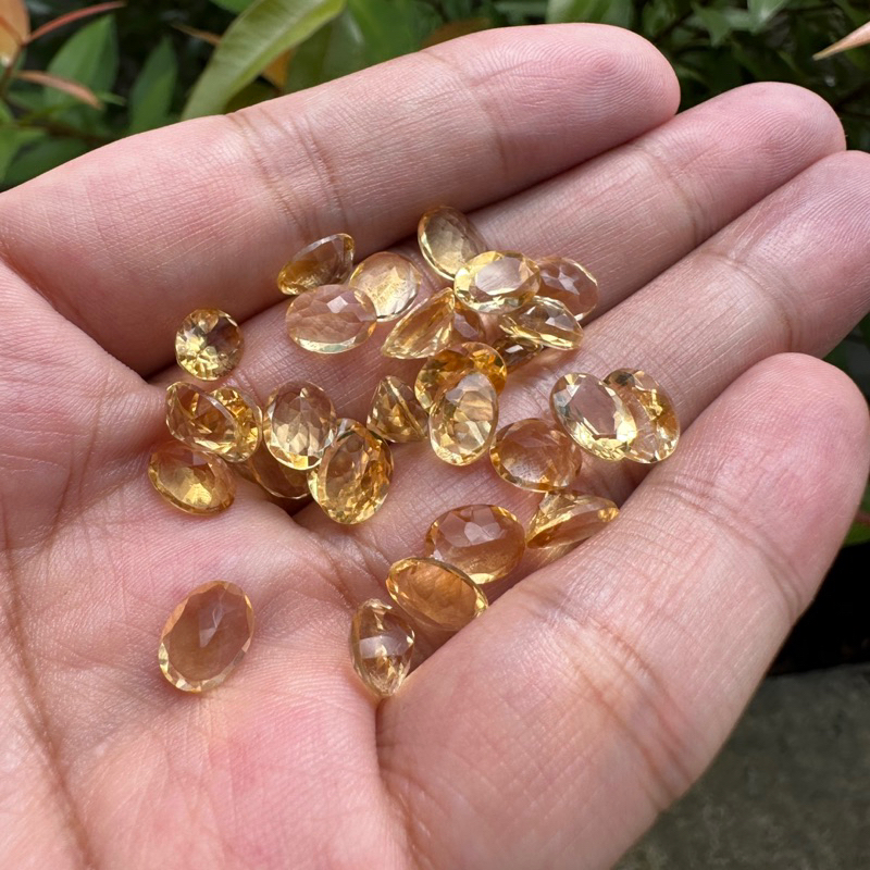 พลอยแท้ ซิทริน 6*8 มิล citrine พลอยประจำวันจันทร์ พลอยประจำวันพฤหัสบดี พลอยแท้ พลอยแห่งปัญญา และความสำเร็จ มินิมอล