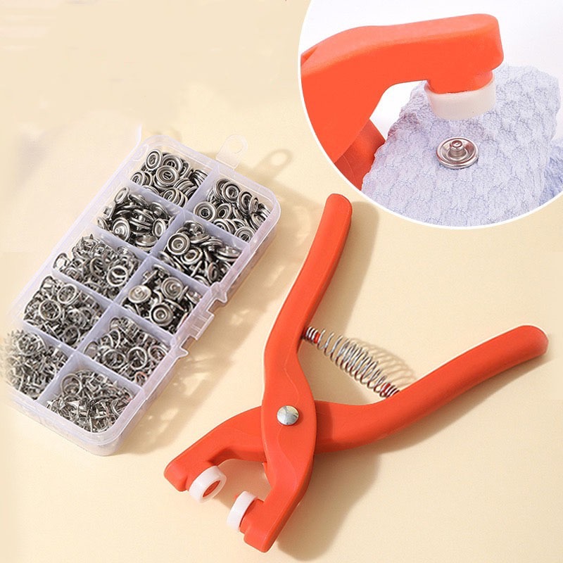 YIWUSHOP ปลีก/ส่ง ชุดตอกพร้อมกระดุมแป๊ก DIY พร้อมคีมตาไก่ ขนาด 9.5 มม (50ชุด)